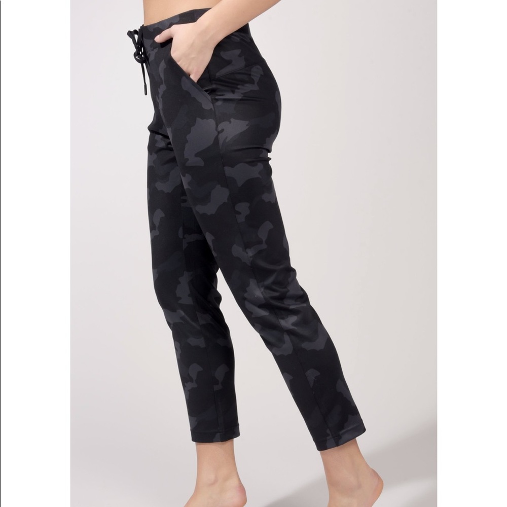 Yogalicious jogger